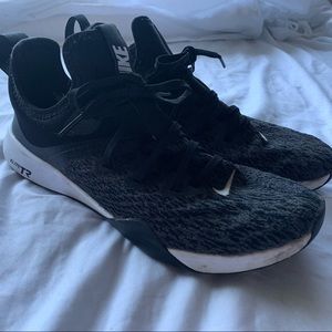 Nike Elite TR Sneakers